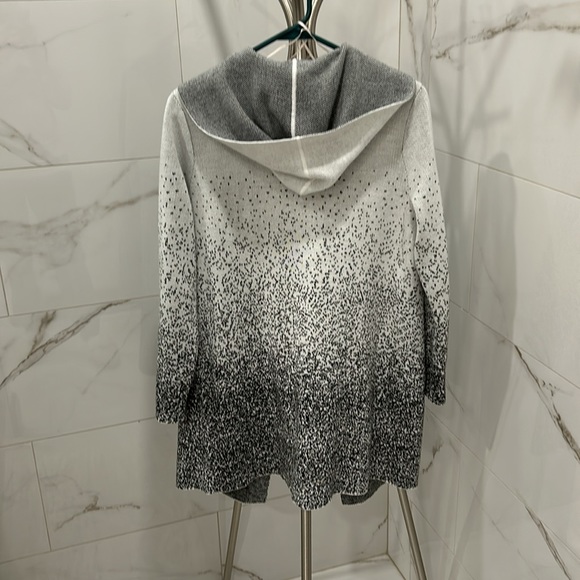 Ladies Cardigan, CALIA by Carrie Underwood. - Picture 3 of 3